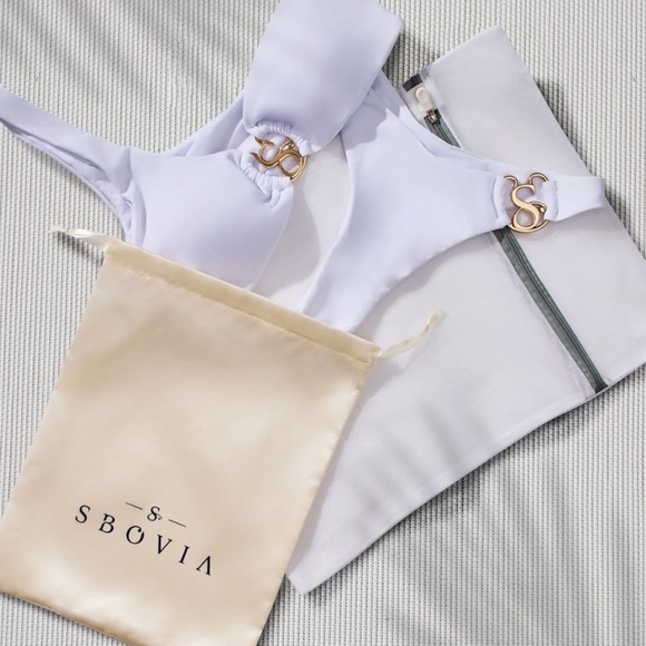 Suntuosa Luminosa White Swimsuit - Picture 2 of 4